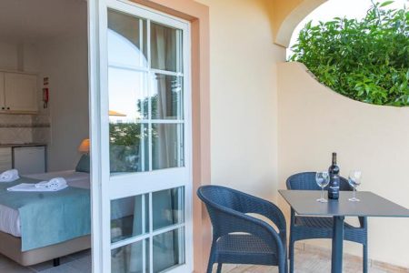 Aparthotel Atalaia Sol – inclusief autohuur